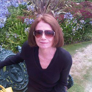 Meet your Posher, Elaine